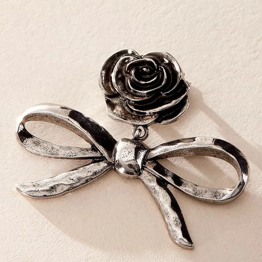*5/$40 NWT Free People Silver Rosie Brooch with a silver rose attached to a bow! - Picture 10 of 11